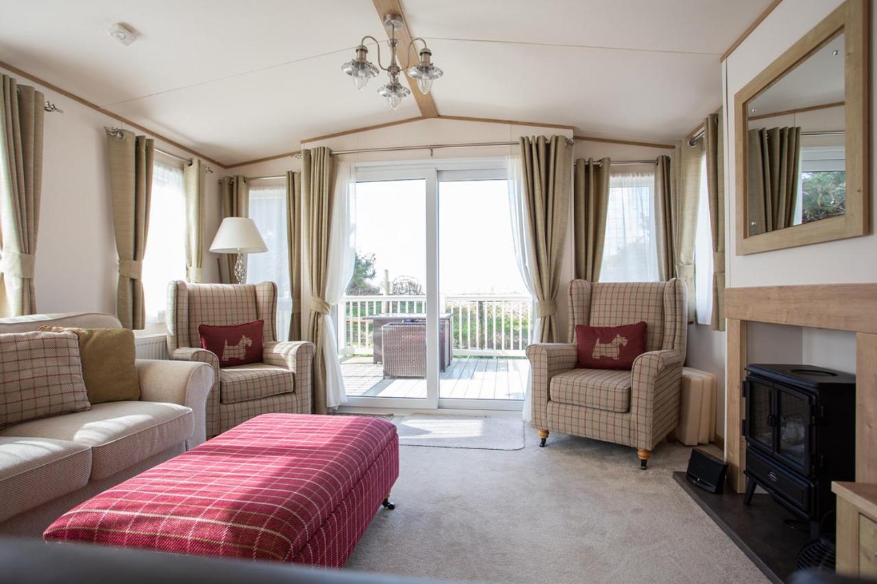 The Lakes Rookley Екстер'єр фото Interior of a static